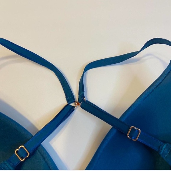 Secret Treasures Blue Seamless Bra with Criss-Cross Detail - Picture 2 of 5